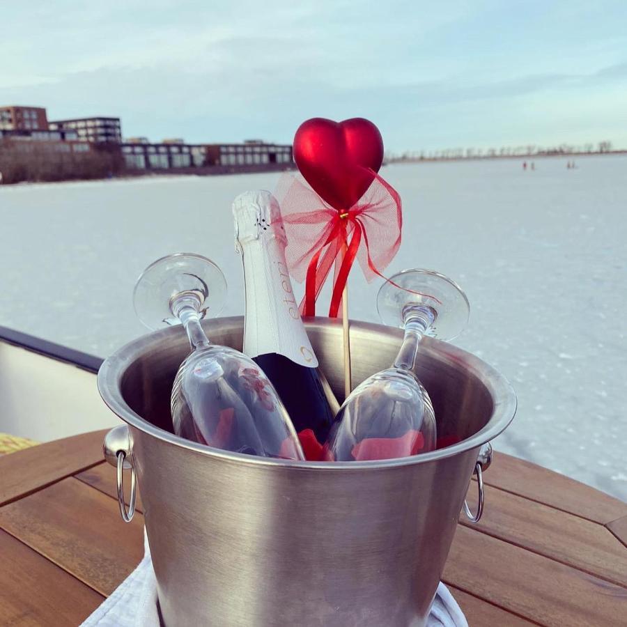 B&B Houseboat Amsterdam Bagian luar foto